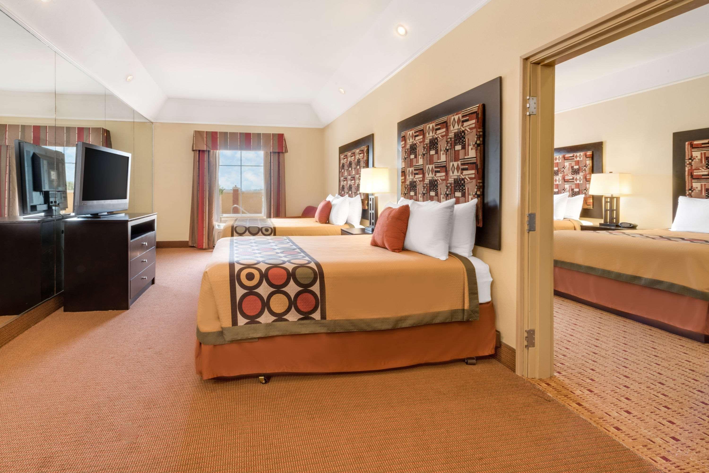 Super 8 By Wyndham Hidalgo At La Plaza Mall & Mcallen Airport Luaran gambar