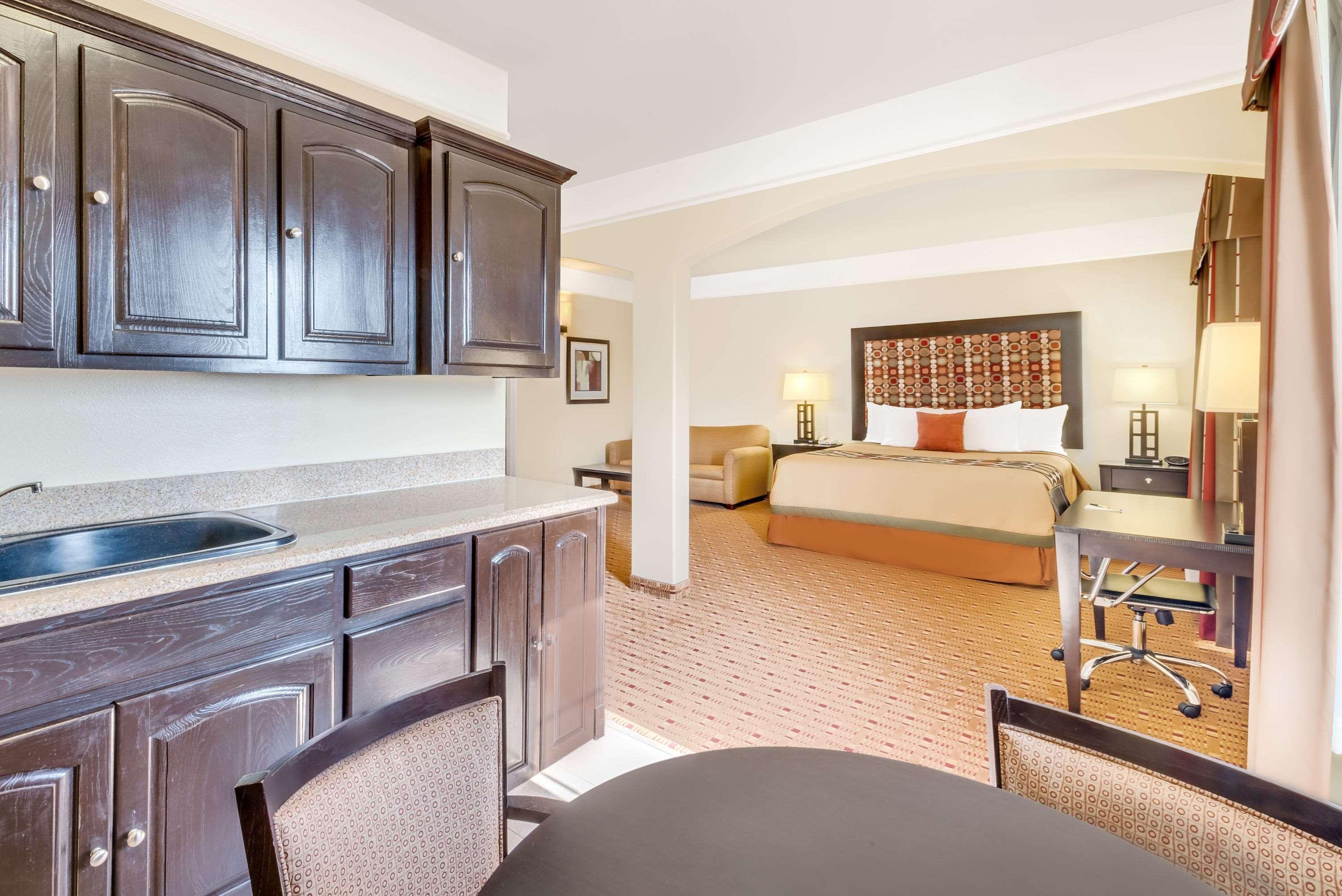 Super 8 By Wyndham Hidalgo At La Plaza Mall & Mcallen Airport Luaran gambar