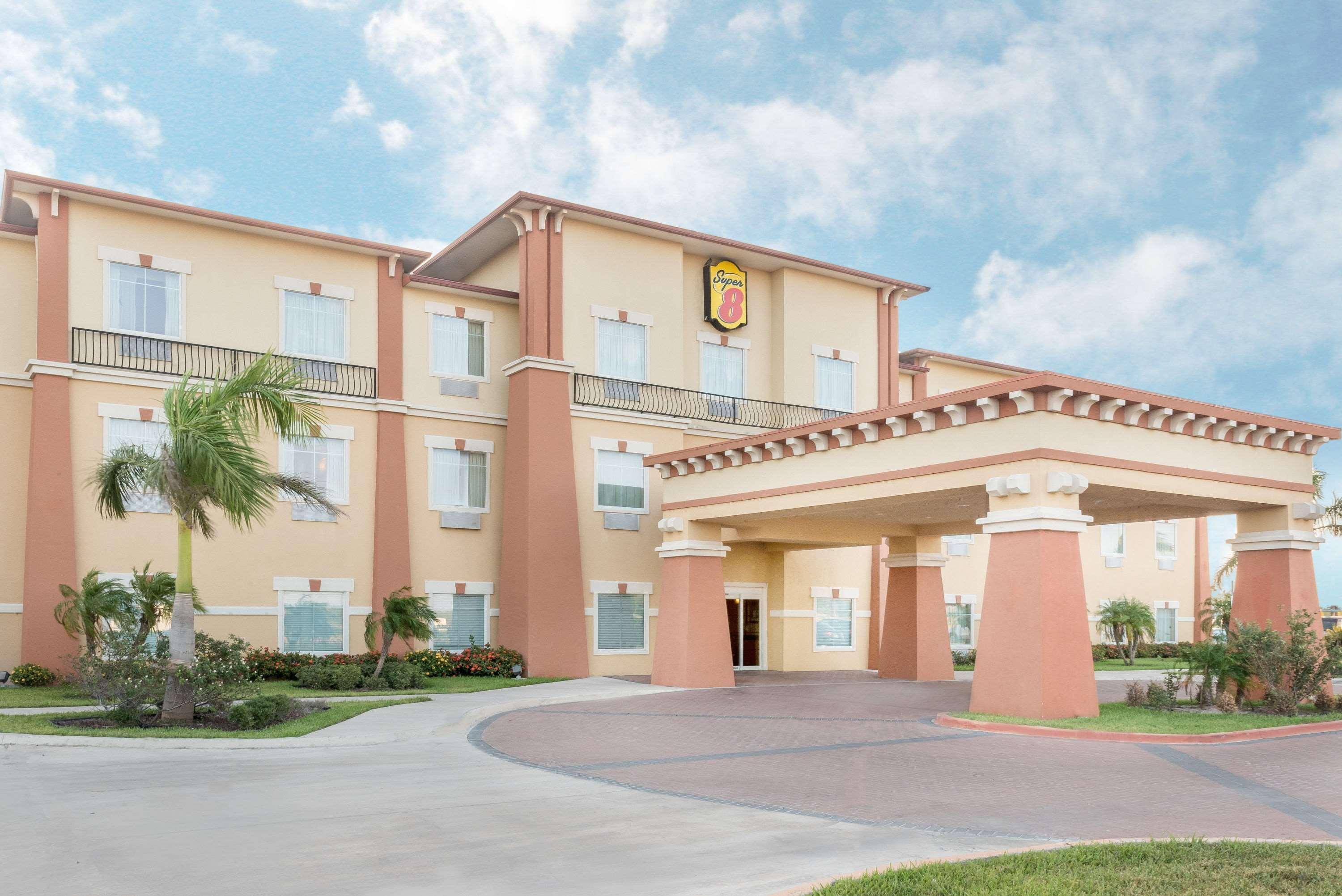 Super 8 By Wyndham Hidalgo At La Plaza Mall & Mcallen Airport Luaran gambar