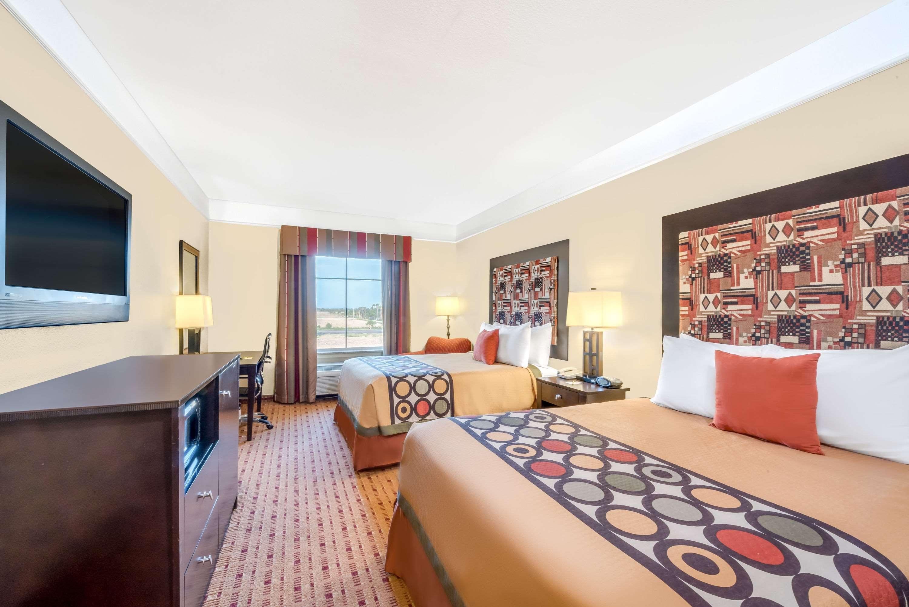Super 8 By Wyndham Hidalgo At La Plaza Mall & Mcallen Airport Luaran gambar