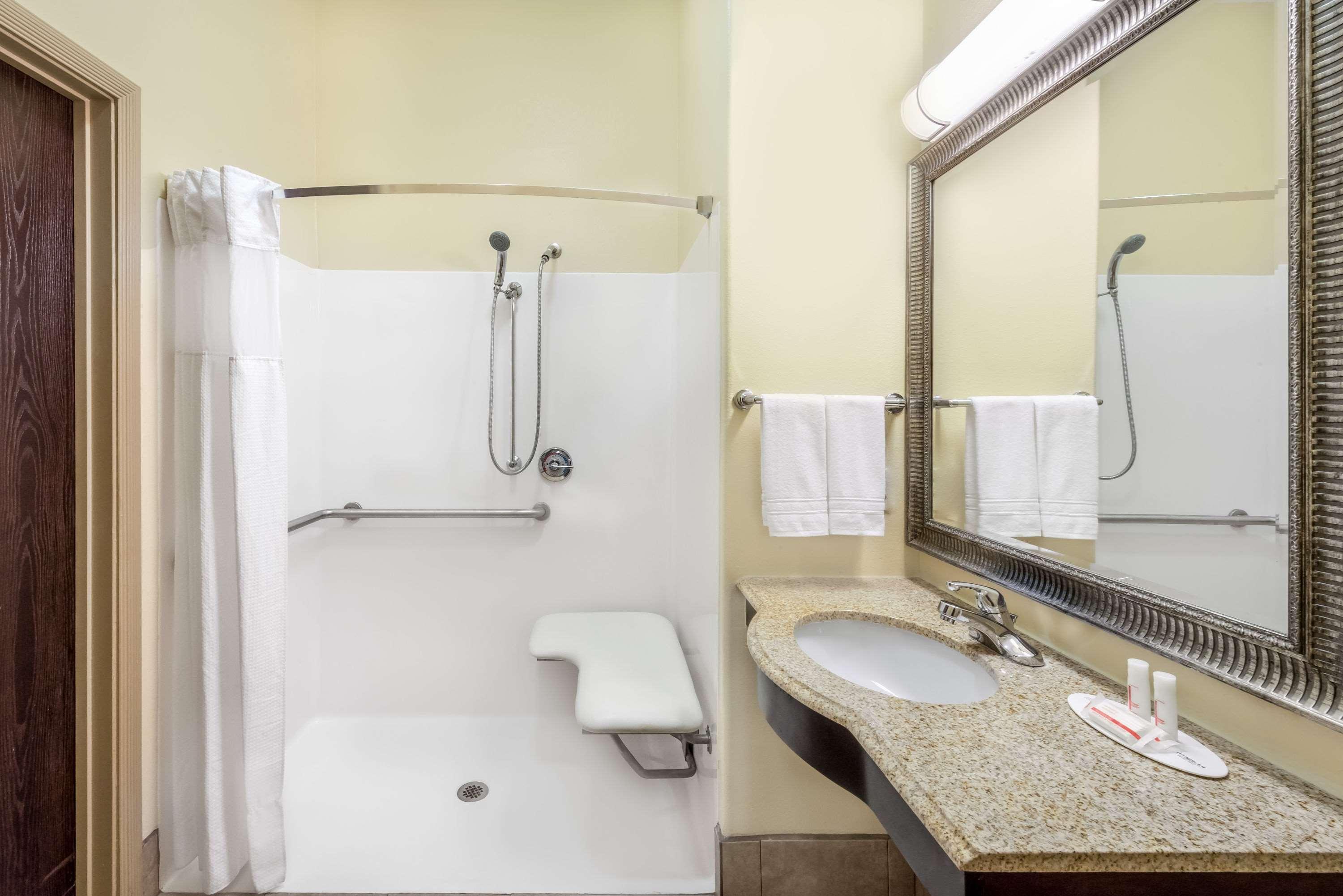 Super 8 By Wyndham Hidalgo At La Plaza Mall & Mcallen Airport Luaran gambar