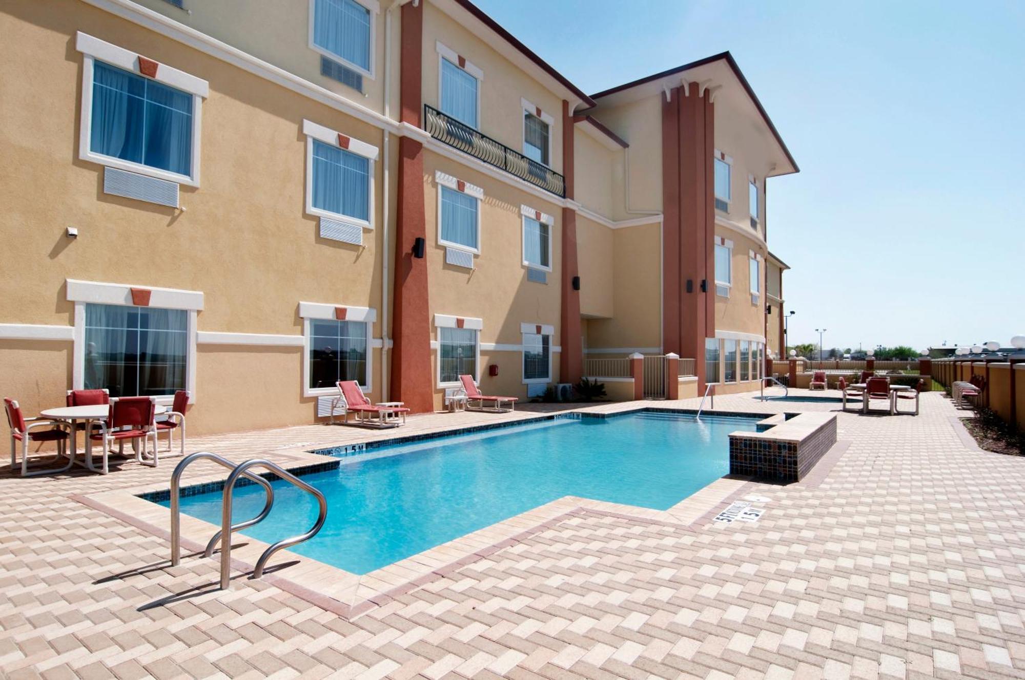 Super 8 By Wyndham Hidalgo At La Plaza Mall & Mcallen Airport Luaran gambar