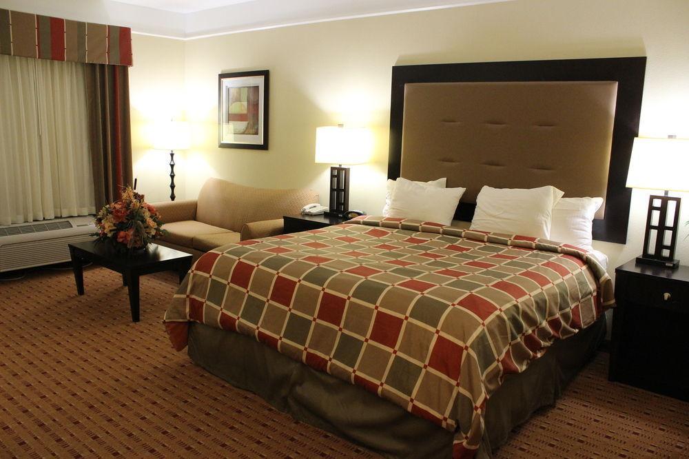 Super 8 By Wyndham Hidalgo At La Plaza Mall & Mcallen Airport Luaran gambar