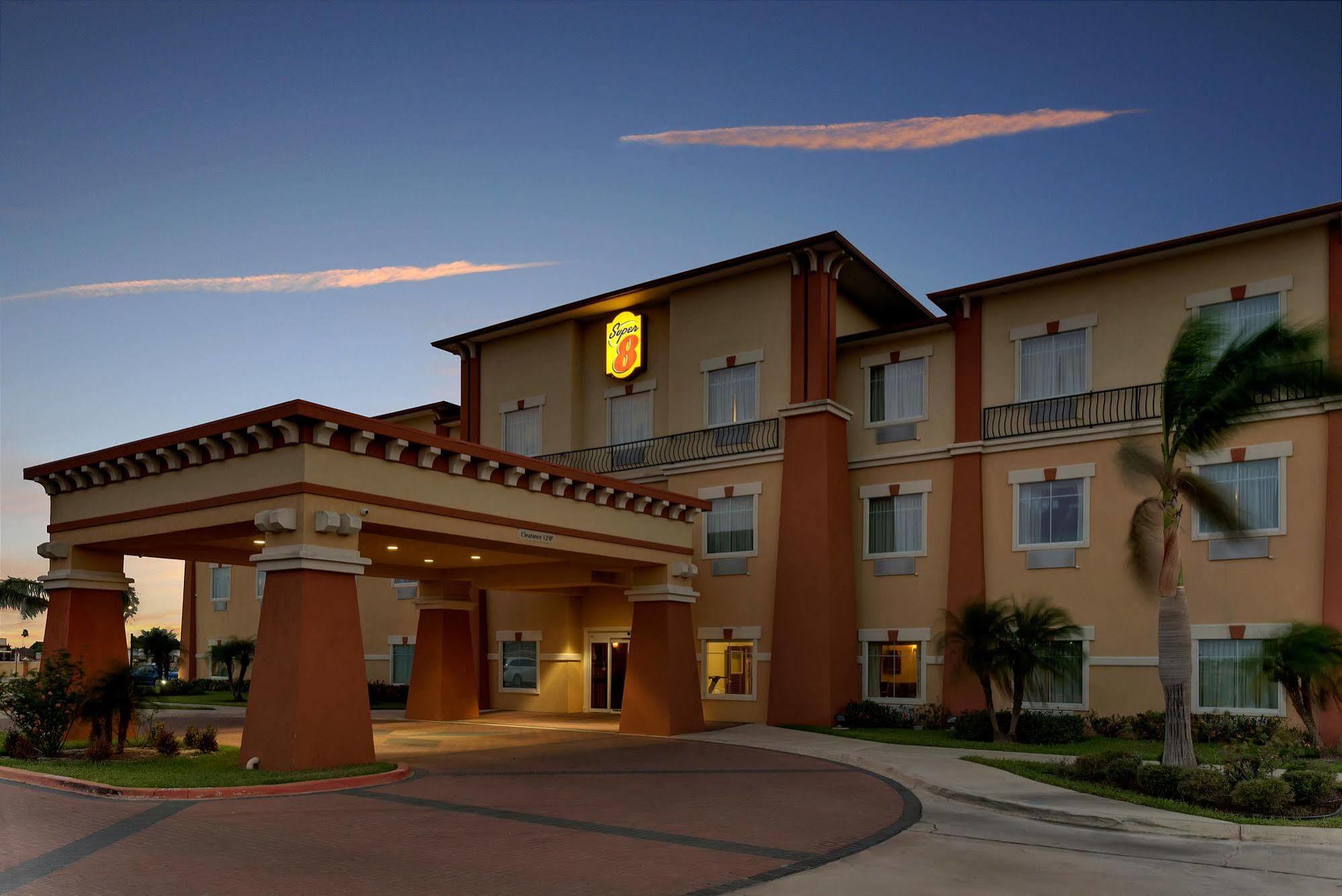 Super 8 By Wyndham Hidalgo At La Plaza Mall & Mcallen Airport Luaran gambar