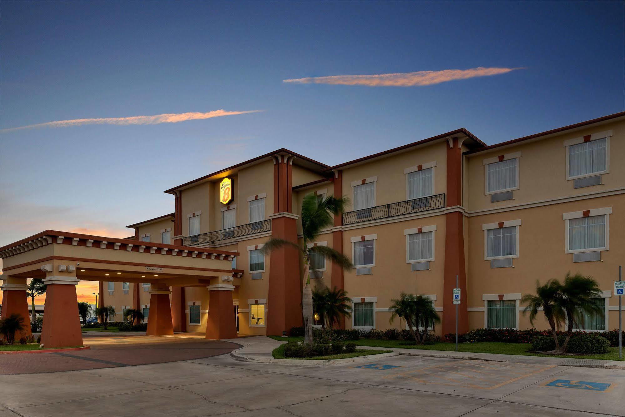 Super 8 By Wyndham Hidalgo At La Plaza Mall & Mcallen Airport Luaran gambar